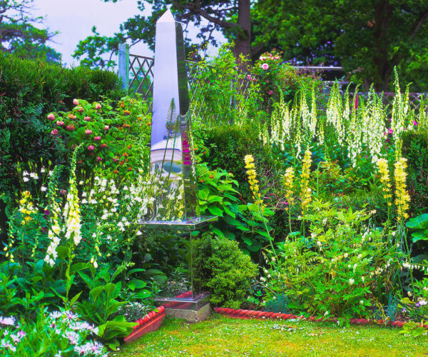 Obelisk-in-garden