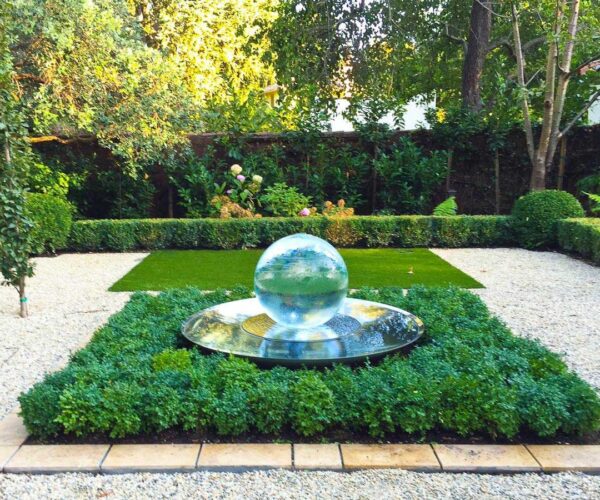 gardenpatio-sphere-fountain