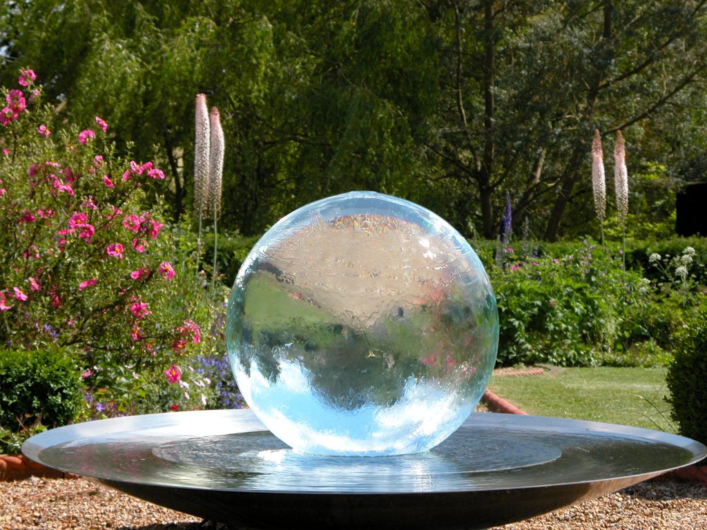 Modern Classic Sphere Fountain