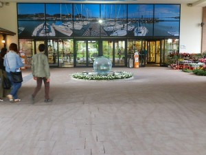 Italian Shopping Mall Sphere Water Fountain